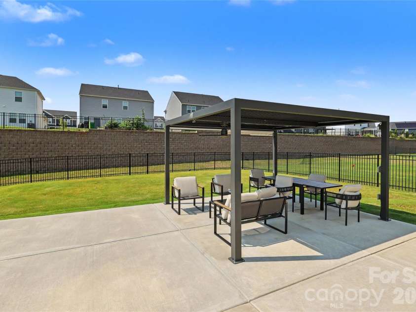 11122 Glasden Road, Charlotte, NC 28278.  MLS# CAR4412875, YatesRealty ID 46766. 