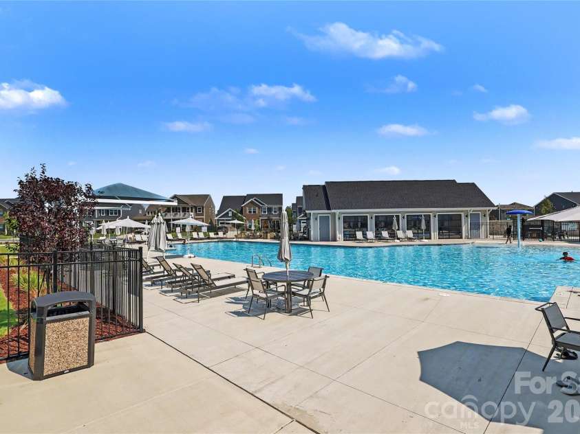11122 Glasden Road, Charlotte, NC 28278.  MLS# CAR4412875, YatesRealty ID 46766. 