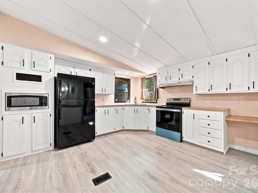 2947 NC 16 Highway, Newton, NC 28658.  MLS# CAR4416155, YatesRealty ID 46767. 