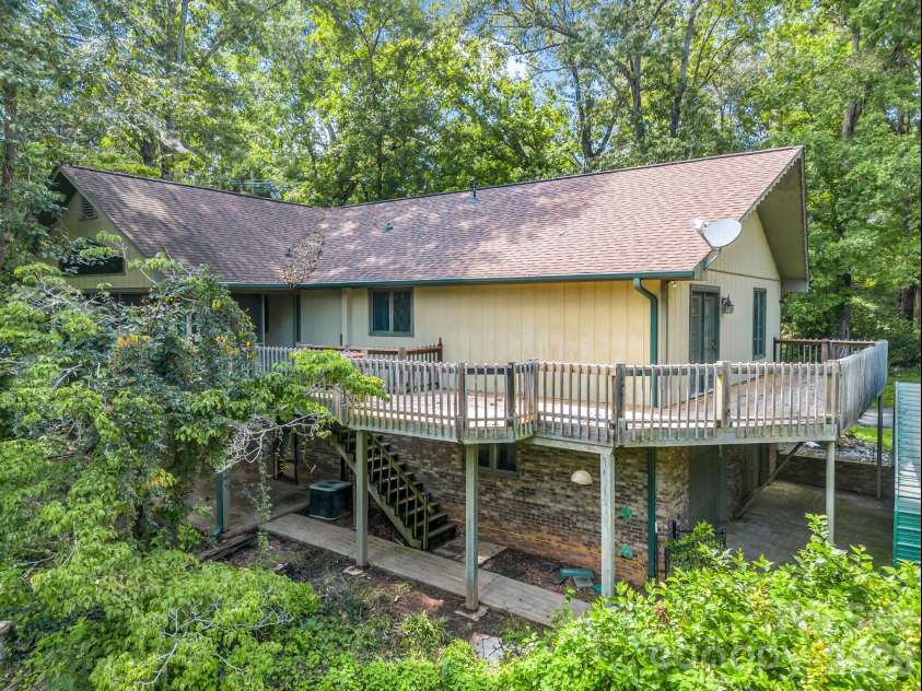 200 Woodland Circle, Rutherfordton, NC 28139.  MLS# CAR4418275, YatesRealty ID 46769. 