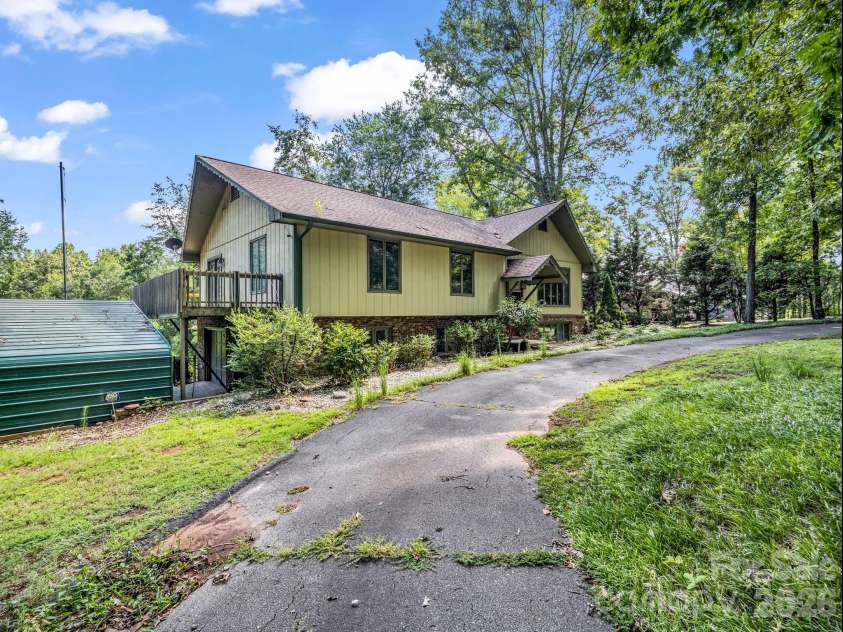 200 Woodland Circle, Rutherfordton, NC 28139.  MLS# CAR4418275, YatesRealty ID 46769. 