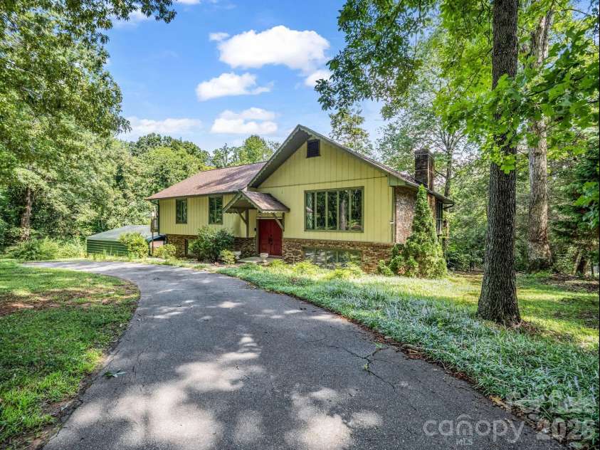 200 Woodland Circle, Rutherfordton, NC 28139.  MLS# CAR4418275, YatesRealty ID 46769. 