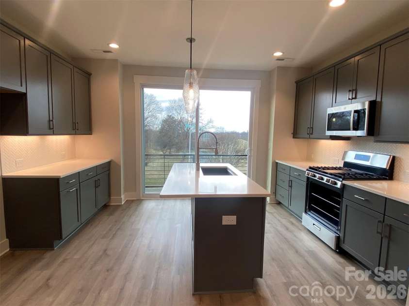 938 Callahan Street, Charlotte, NC 28206.  MLS# CAR4209052, YatesRealty ID 4677. Kitchen