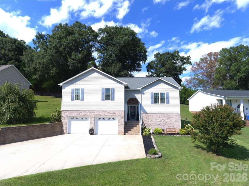 2135 Olde Farm Road, Hudson, NC 28638.  MLS# CAR4417856, YatesRealty ID 46770. 