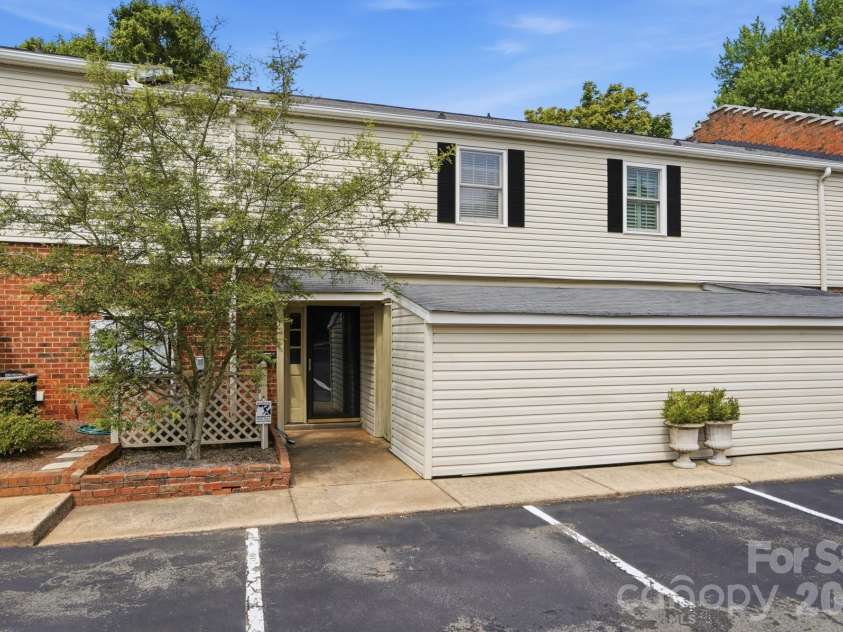 5901 Quail Hollow Road, Charlotte, NC 28210.  MLS# CAR4411743, YatesRealty ID 46771. 