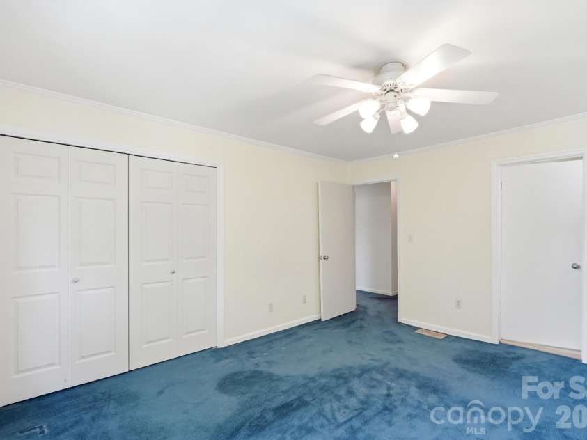5901 Quail Hollow Road, Charlotte, NC 28210.  MLS# CAR4411743, YatesRealty ID 46771. 