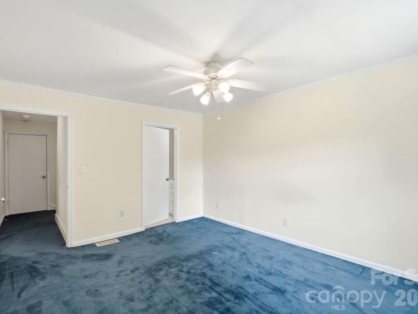 5901 Quail Hollow Road, Charlotte, NC 28210.  MLS# CAR4411743, YatesRealty ID 46771. 