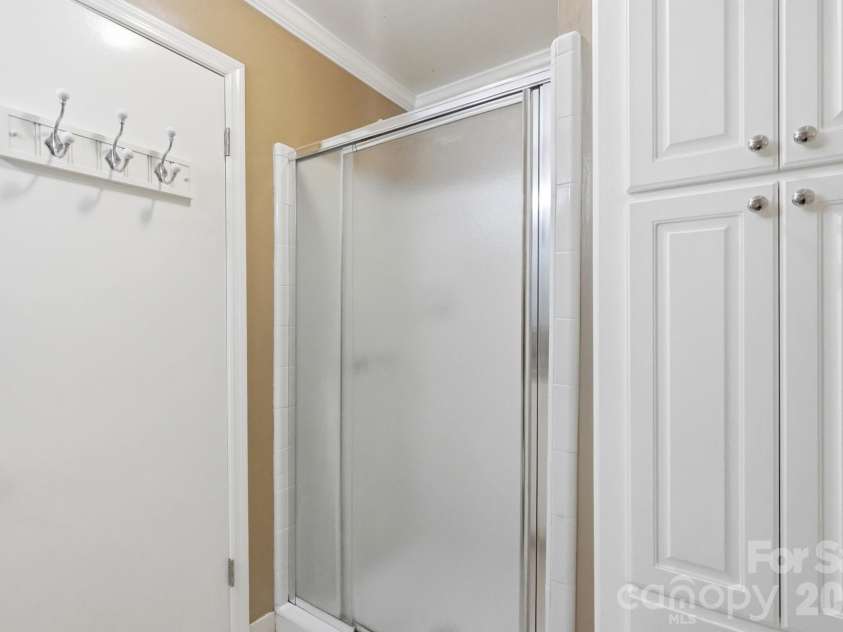 5901 Quail Hollow Road, Charlotte, NC 28210.  MLS# CAR4411743, YatesRealty ID 46771. 