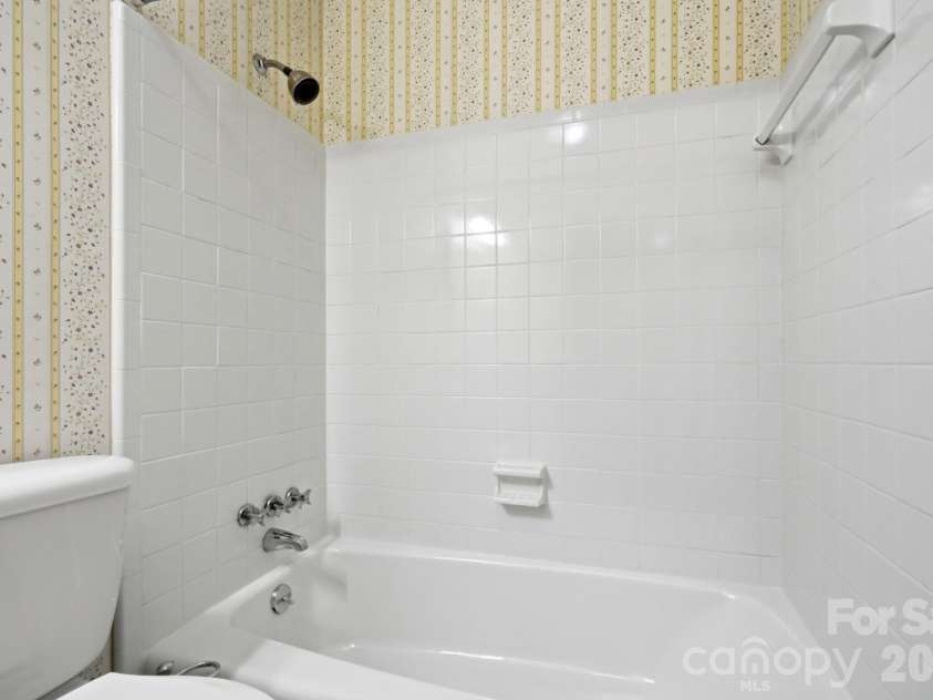 5901 Quail Hollow Road, Charlotte, NC 28210.  MLS# CAR4411743, YatesRealty ID 46771. 