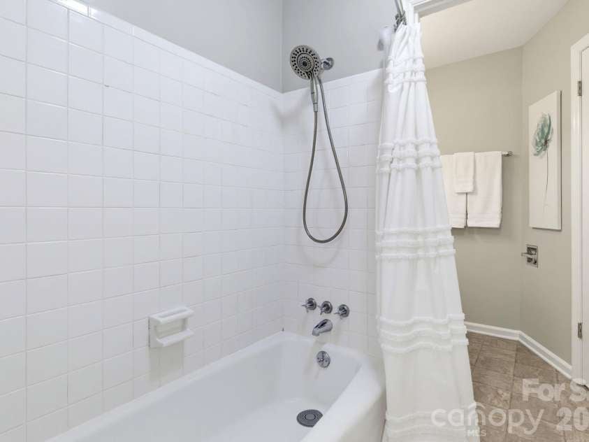 5901 Quail Hollow Road, Charlotte, NC 28210.  MLS# CAR4430297, YatesRealty ID 46771. 