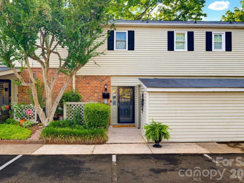 5901 Quail Hollow Road, Charlotte, NC 28210.  MLS# CAR4430297, YatesRealty ID 46771. Welcome home!  Two assigned parking spaces located directly in front, plus additional visitor parking.