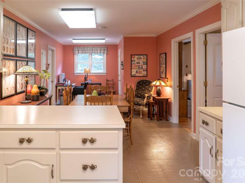 417 Stonecroft Drive, Lenoir, NC 28645.  MLS# CAR4409106, YatesRealty ID 46772. 