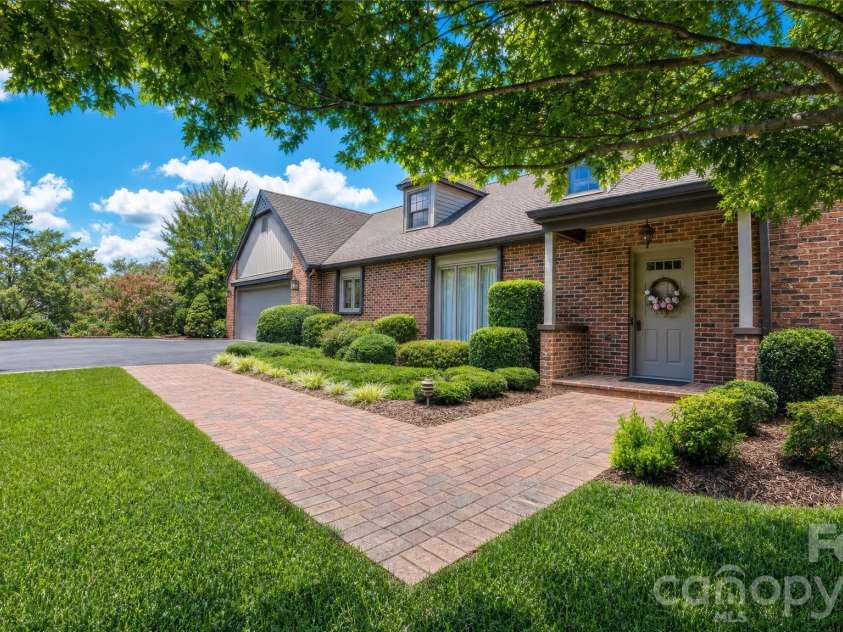 417 Stonecroft Drive, Lenoir, NC 28645.  MLS# CAR4409106, YatesRealty ID 46772. 
