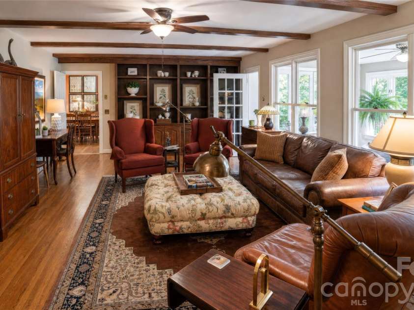 417 Stonecroft Drive, Lenoir, NC 28645.  MLS# CAR4409106, YatesRealty ID 46772. Living Room