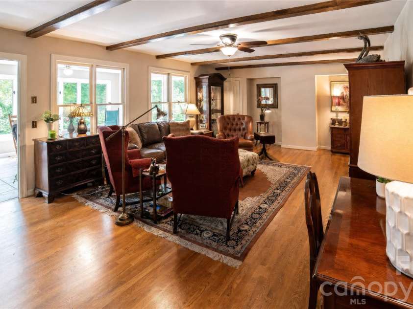 417 Stonecroft Drive, Lenoir, NC 28645.  MLS# CAR4409106, YatesRealty ID 46772. Living Room