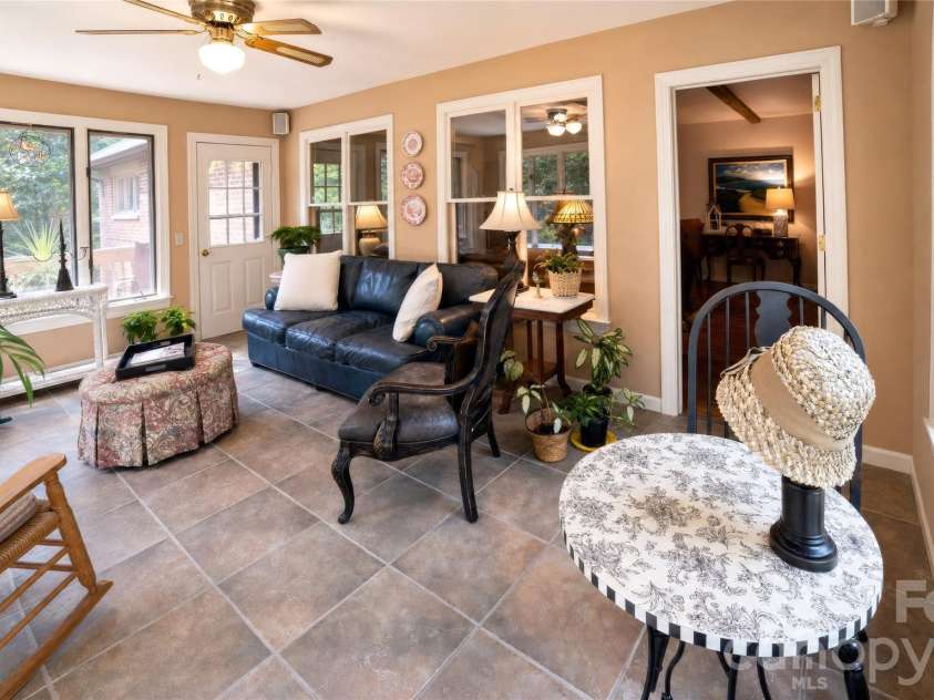 417 Stonecroft Drive, Lenoir, NC 28645.  MLS# CAR4409106, YatesRealty ID 46772. Sun Room