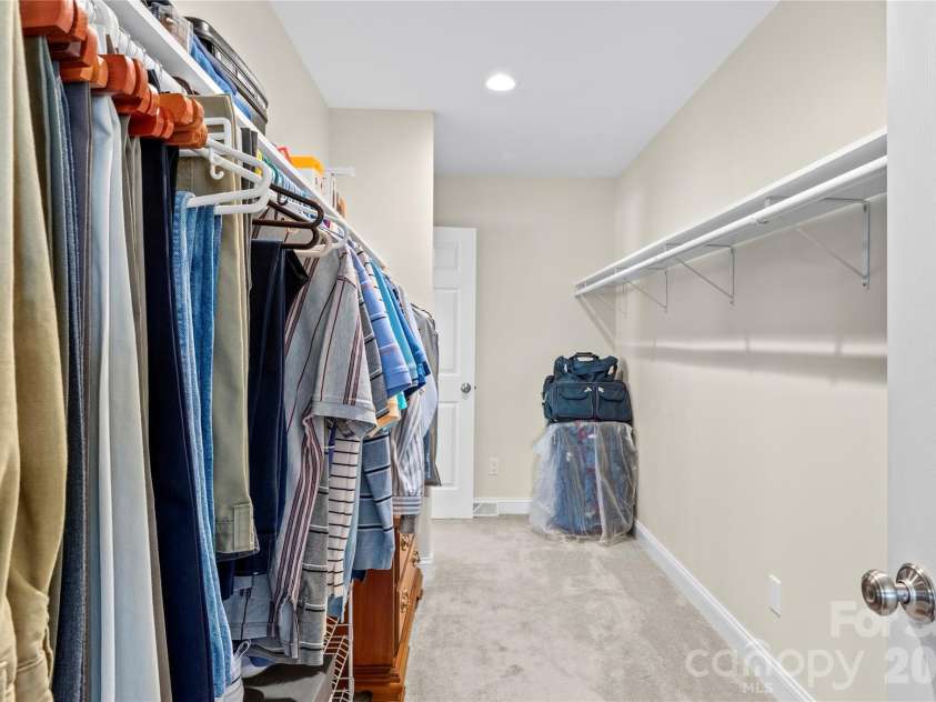 527 Howardtown Circle, Mocksville, NC 27028.  MLS# CAR4418281, YatesRealty ID 46774. 14 x 6 Walk in Closet