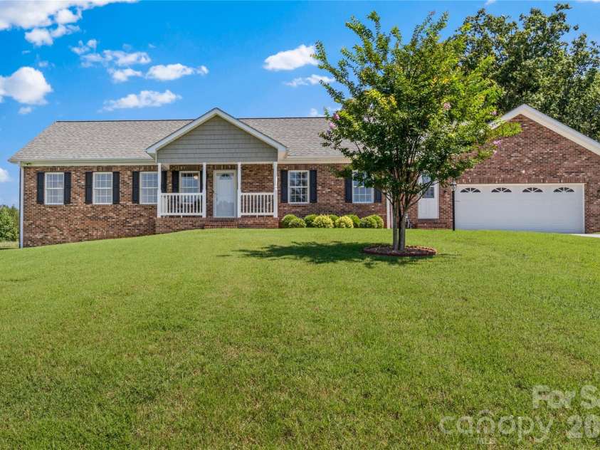 527 Howardtown Circle, Mocksville, NC 27028.  MLS# CAR4418281, YatesRealty ID 46774. 