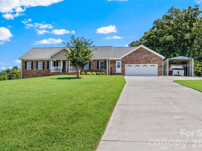 527 Howardtown Circle, Mocksville, NC 27028.  MLS# CAR4418281, YatesRealty ID 46774. 
