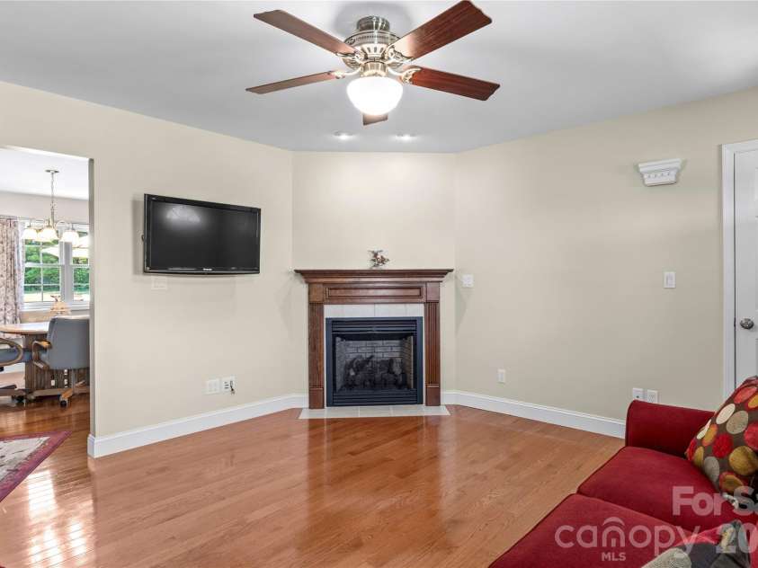 527 Howardtown Circle, Mocksville, NC 27028.  MLS# CAR4418281, YatesRealty ID 46774. 