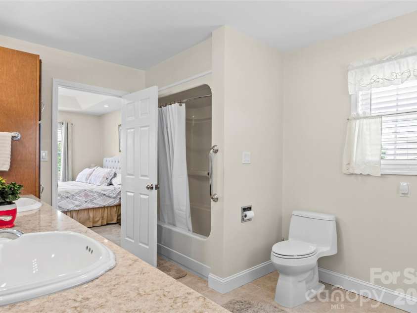 527 Howardtown Circle, Mocksville, NC 27028.  MLS# CAR4418281, YatesRealty ID 46774. 