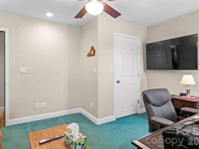 527 Howardtown Circle, Mocksville, NC 27028.  MLS# CAR4418281, YatesRealty ID 46774. 