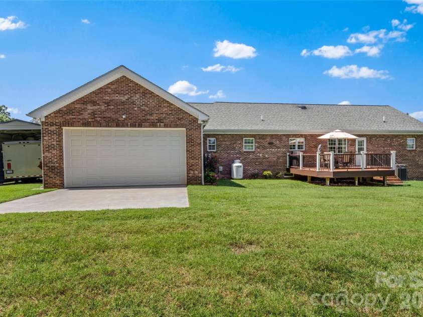 527 Howardtown Circle, Mocksville, NC 27028.  MLS# CAR4418281, YatesRealty ID 46774. 