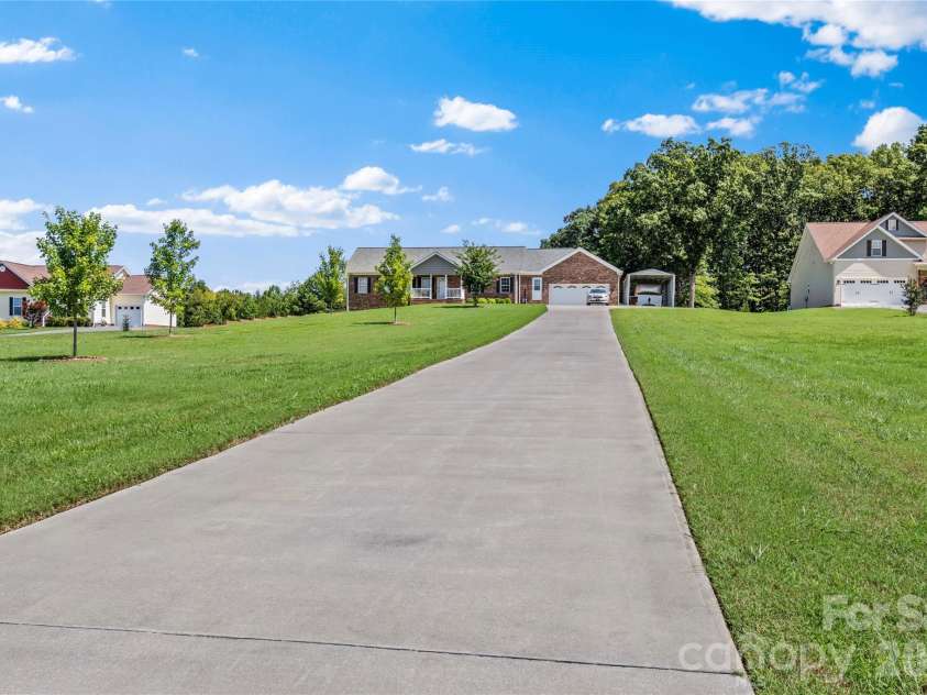 527 Howardtown Circle, Mocksville, NC 27028.  MLS# CAR4418281, YatesRealty ID 46774. 