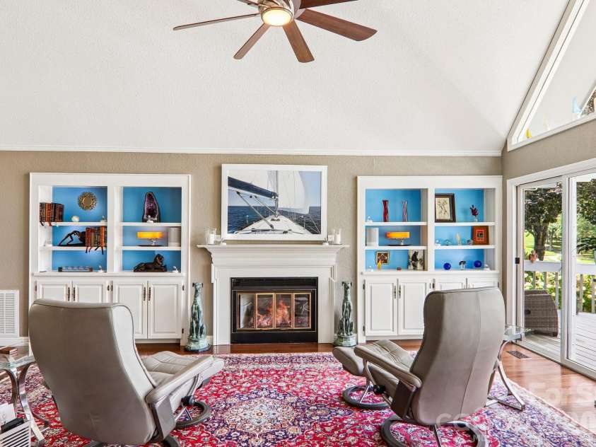 146 Overlook Drive, Flat Rock, NC 28731.  MLS# CAR4418030, YatesRealty ID 46776. 