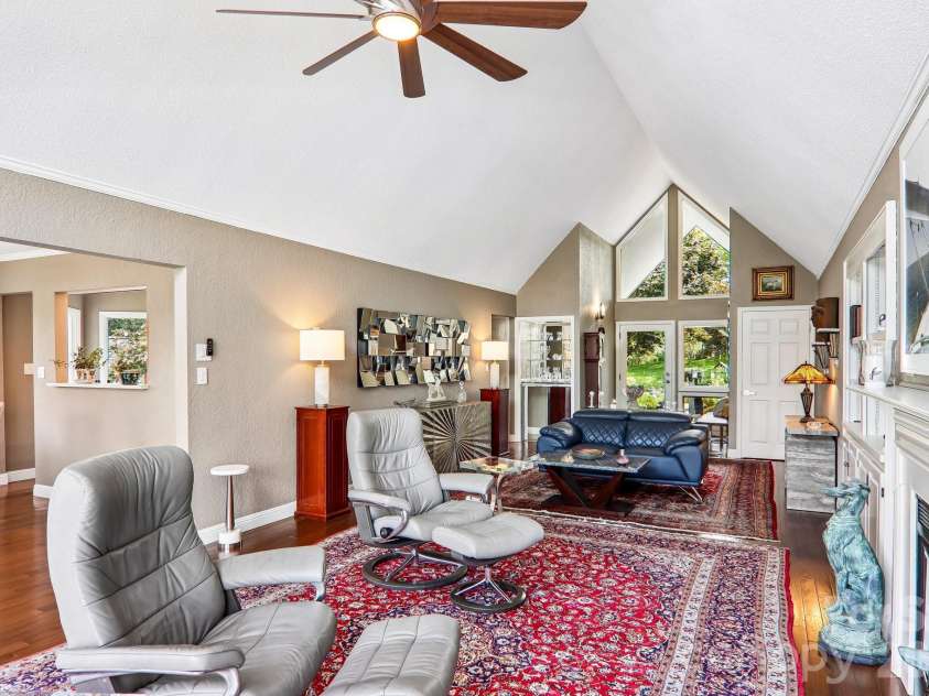 146 Overlook Drive, Flat Rock, NC 28731.  MLS# CAR4418030, YatesRealty ID 46776. 