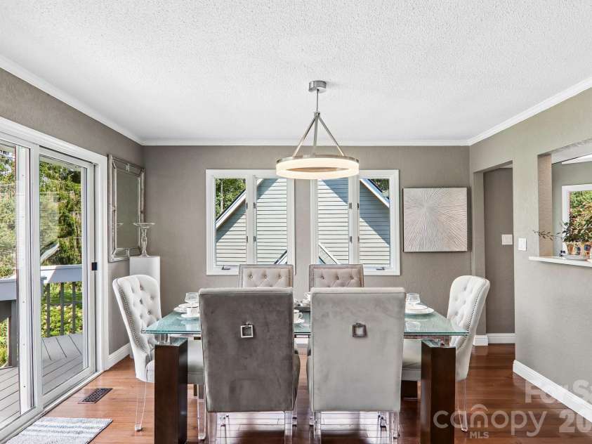 146 Overlook Drive, Flat Rock, NC 28731.  MLS# CAR4418030, YatesRealty ID 46776. 