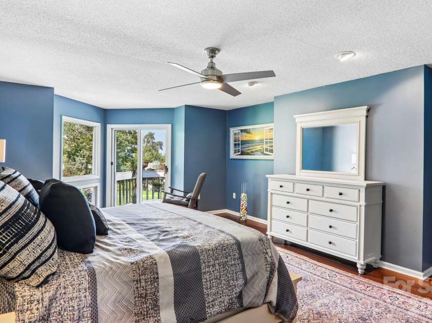 146 Overlook Drive, Flat Rock, NC 28731.  MLS# CAR4418030, YatesRealty ID 46776. 