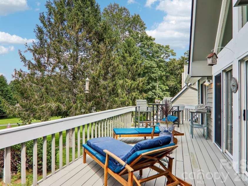 146 Overlook Drive, Flat Rock, NC 28731.  MLS# CAR4418030, YatesRealty ID 46776. 