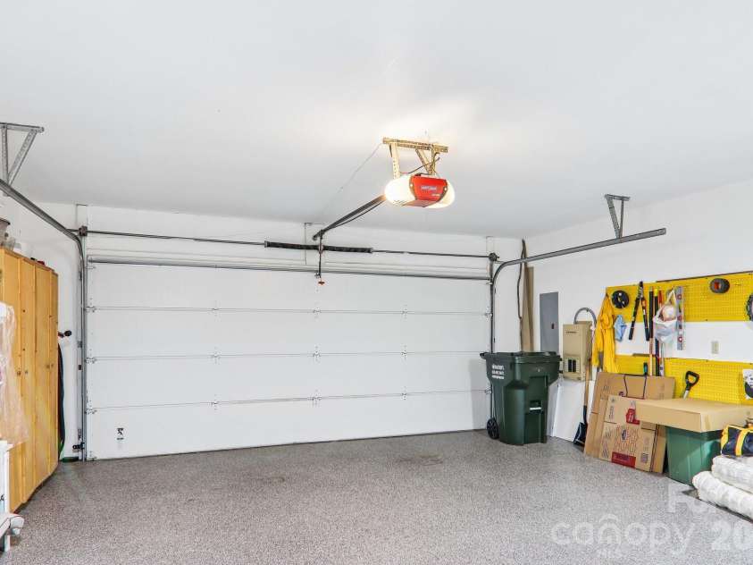 146 Overlook Drive, Flat Rock, NC 28731.  MLS# CAR4418030, YatesRealty ID 46776. 