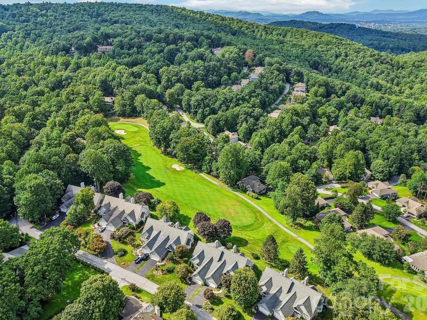 146 Overlook Drive, Flat Rock, NC 28731.  MLS# CAR4418030, YatesRealty ID 46776. 