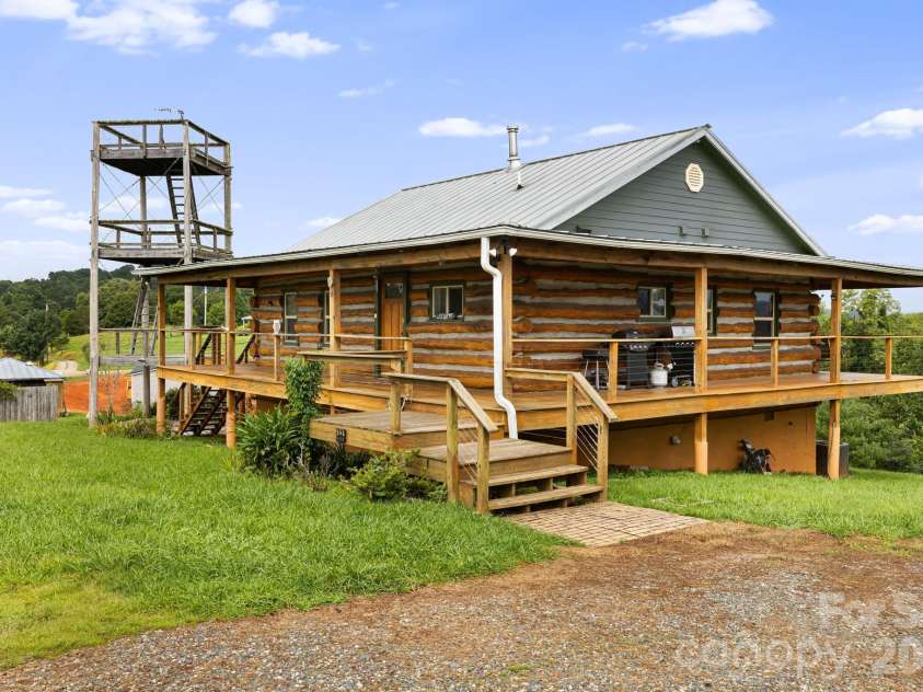 194 Cabin Hollow Drive, Marshall, NC 28753.  MLS# CAR4414308, YatesRealty ID 46778. 