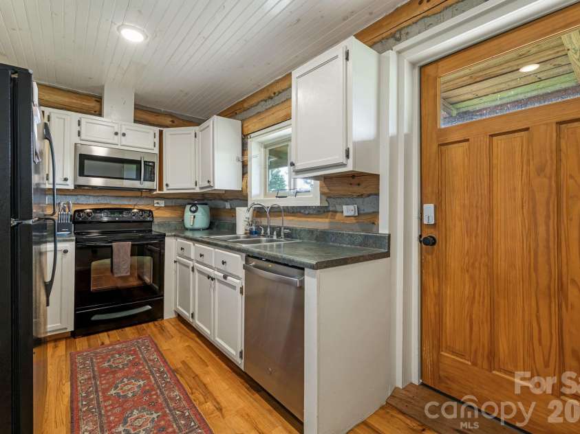 194 Cabin Hollow Drive, Marshall, NC 28753.  MLS# CAR4414308, YatesRealty ID 46778. 
