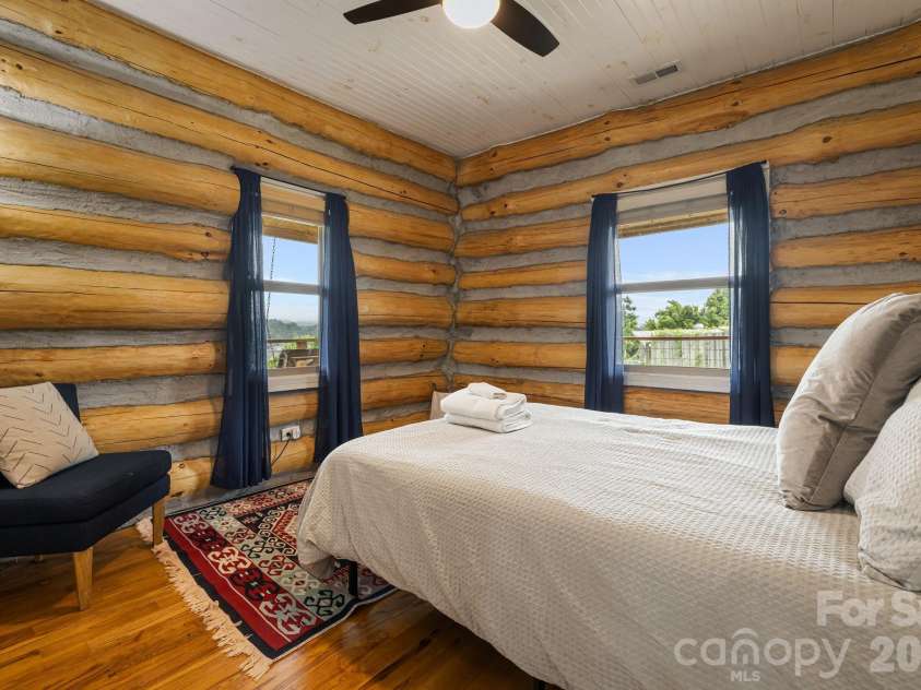194 Cabin Hollow Drive, Marshall, NC 28753.  MLS# CAR4414308, YatesRealty ID 46778. 