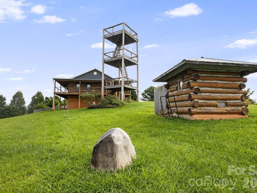 194 Cabin Hollow Drive, Marshall, NC 28753.  MLS# CAR4414308, YatesRealty ID 46778. 