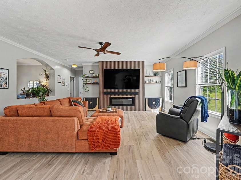 140 Broome Farm Lane, Mooresville, NC 28115.  MLS# CAR4413298, YatesRealty ID 46780. 