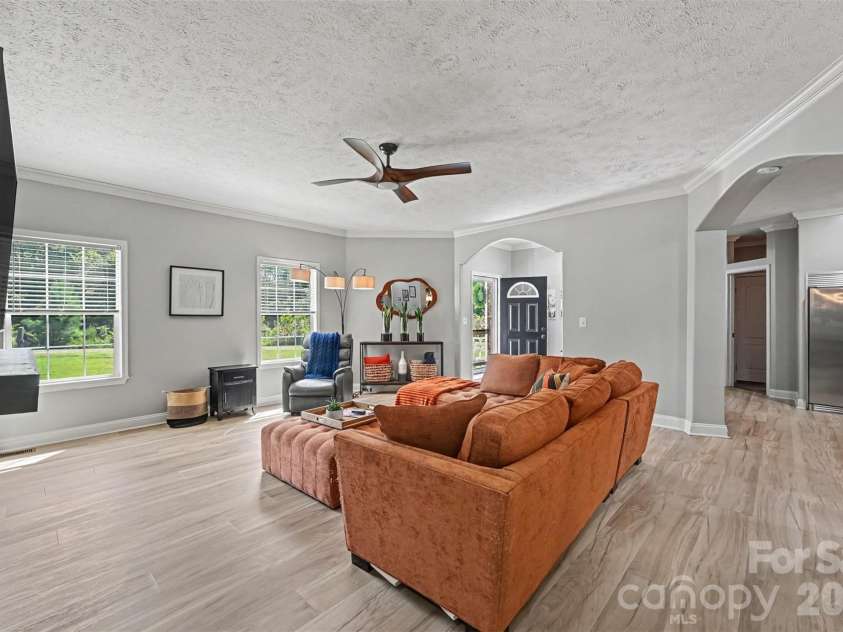 140 Broome Farm Lane, Mooresville, NC 28115.  MLS# CAR4413298, YatesRealty ID 46780. 