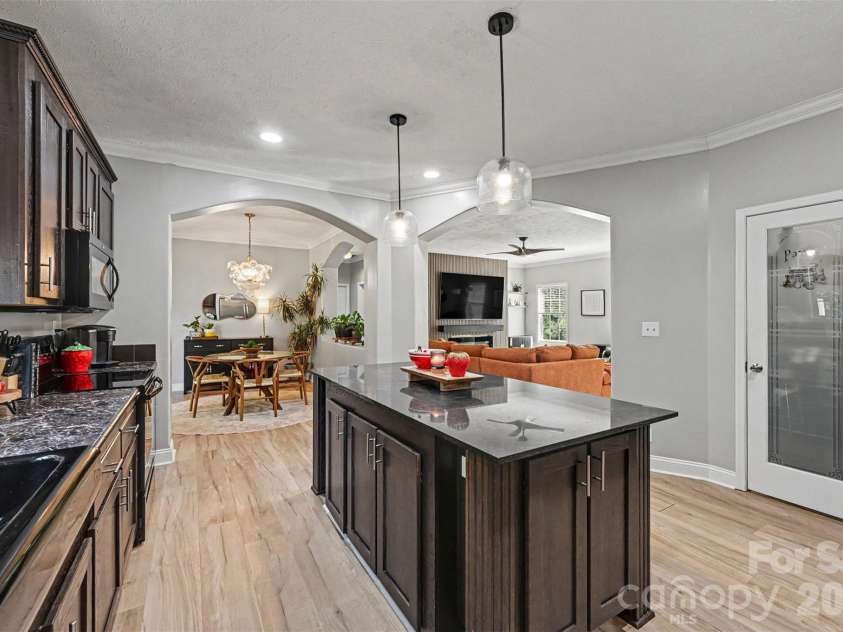 140 Broome Farm Lane, Mooresville, NC 28115.  MLS# CAR4413298, YatesRealty ID 46780. 