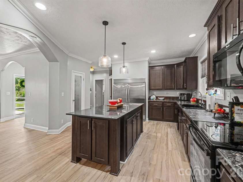 140 Broome Farm Lane, Mooresville, NC 28115.  MLS# CAR4413298, YatesRealty ID 46780. 