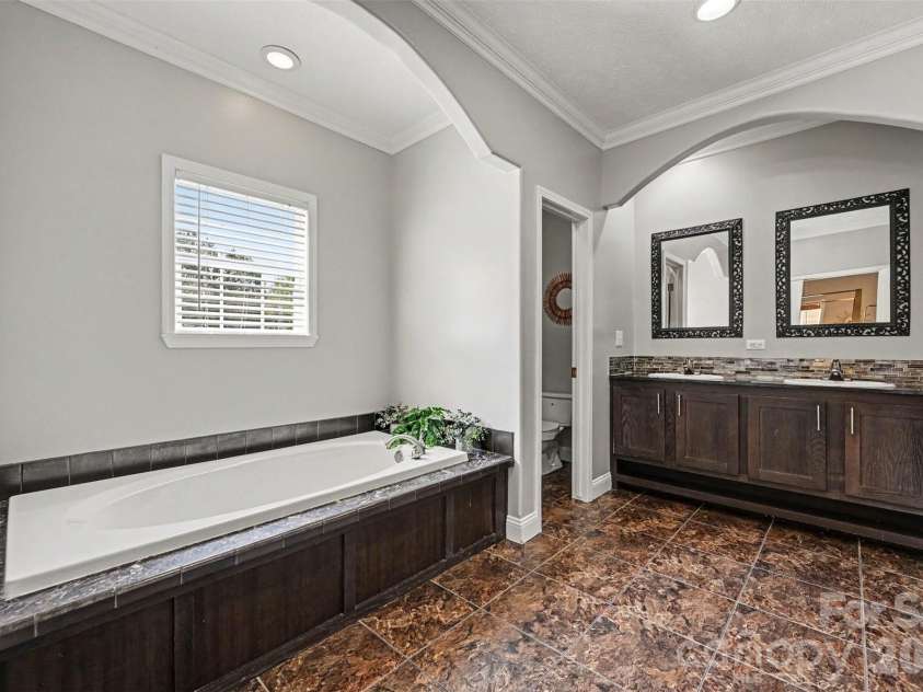 140 Broome Farm Lane, Mooresville, NC 28115.  MLS# CAR4413298, YatesRealty ID 46780. 
