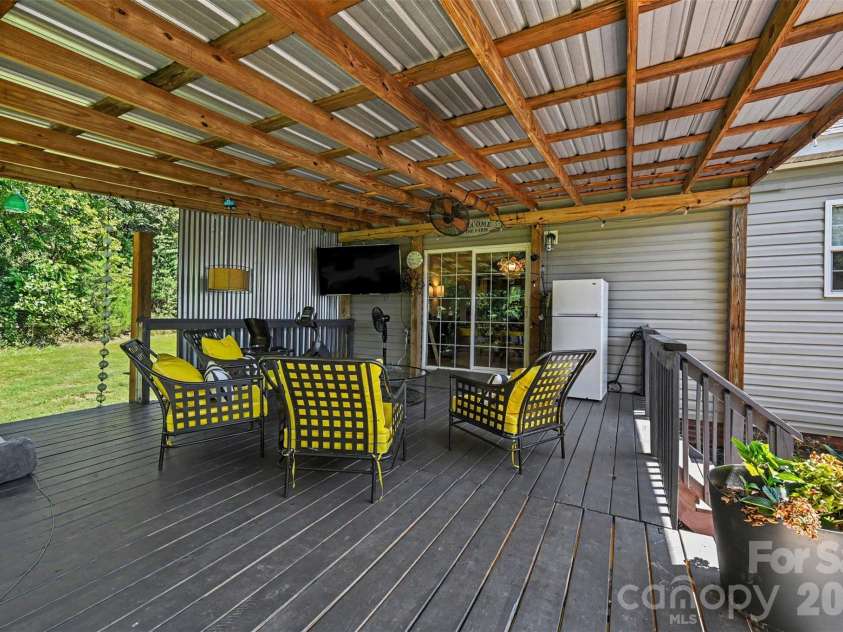 140 Broome Farm Lane, Mooresville, NC 28115.  MLS# CAR4413298, YatesRealty ID 46780. 