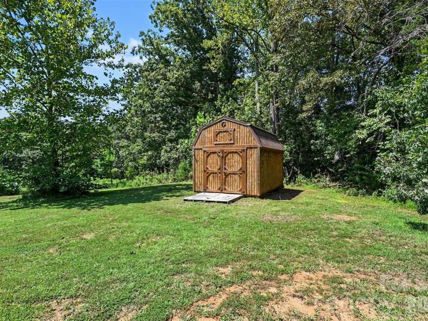 140 Broome Farm Lane, Mooresville, NC 28115.  MLS# CAR4413298, YatesRealty ID 46780. 