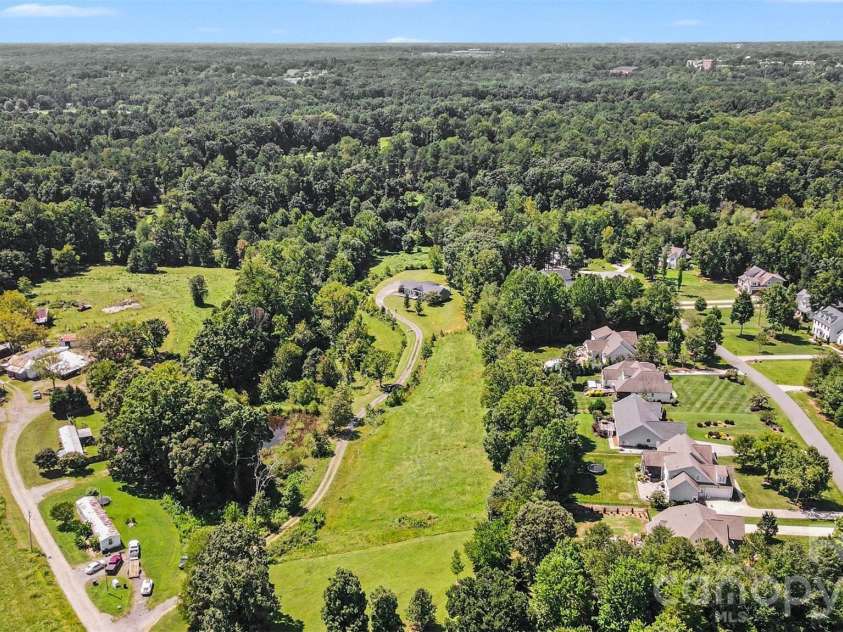 140 Broome Farm Lane, Mooresville, NC 28115.  MLS# CAR4413298, YatesRealty ID 46780. 