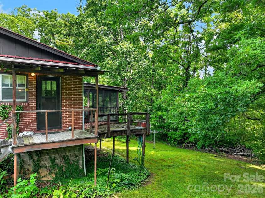 2 White Oak Road, Arden, NC 28704.  MLS# CAR4418090, YatesRealty ID 46781. 