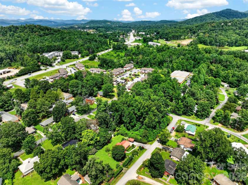 2 White Oak Road, Arden, NC 28704.  MLS# CAR4418090, YatesRealty ID 46781. 