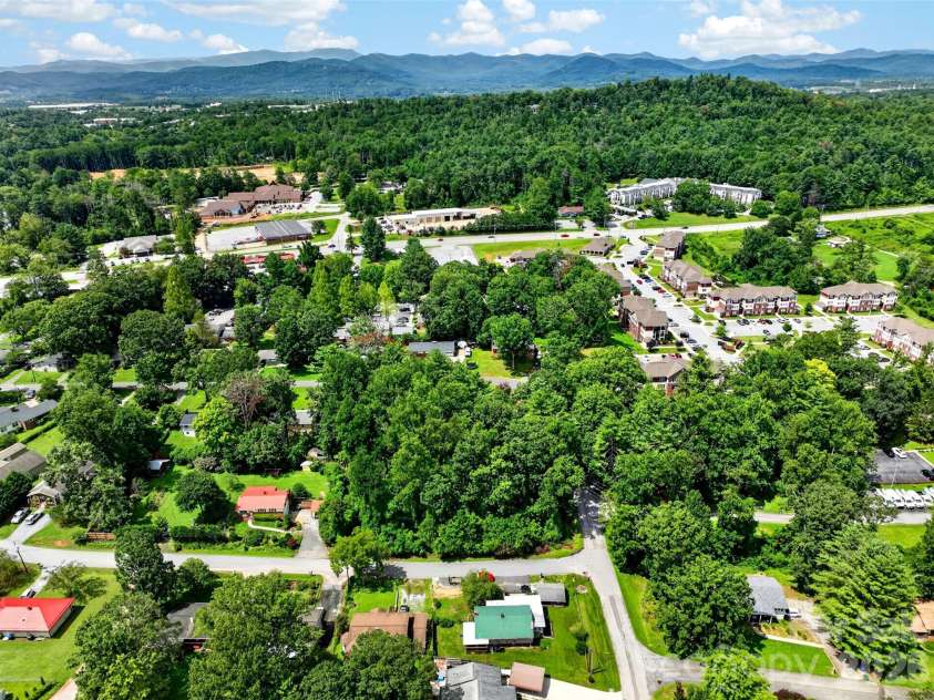 2 White Oak Road, Arden, NC 28704.  MLS# CAR4418090, YatesRealty ID 46781. Rear lot
